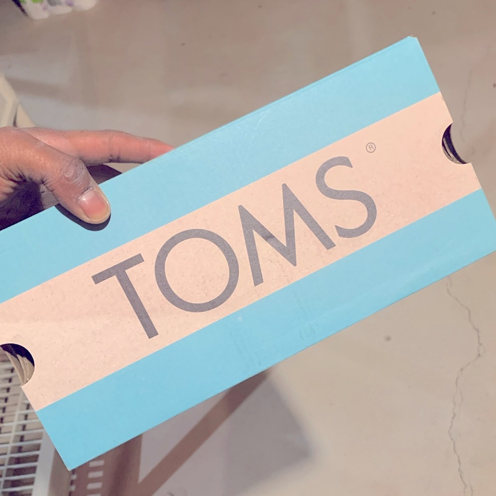 Women’s Toms
